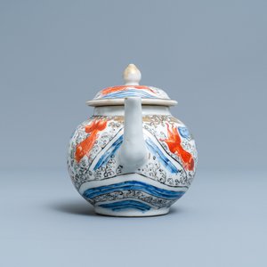A Chinese 'crane and carps' teapot on stand, Yongzheng — 照片 5