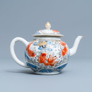 A Chinese 'crane and carps' teapot on stand, Yongzheng — 照片 6