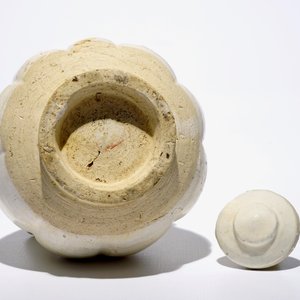 A Chinese cream-glazed melon-shaped ewer and cover, Song — photo 5