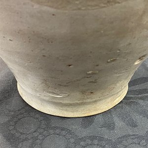 A Chinese cream-glazed stoneware amphora with dragon handles, Sui/Tang — photo 26