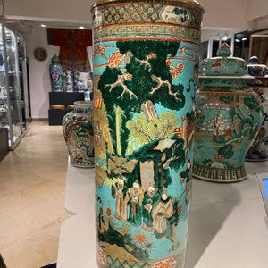 A Chinese cylindrical famille verte turquoise-ground vase, 19th C. — 照片 11