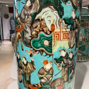 A Chinese cylindrical famille verte turquoise-ground vase, 19th C. — 照片 15