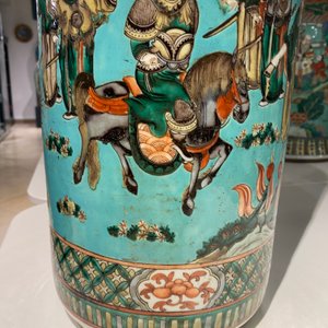 A Chinese cylindrical famille verte turquoise-ground vase, 19th C. — 照片 16