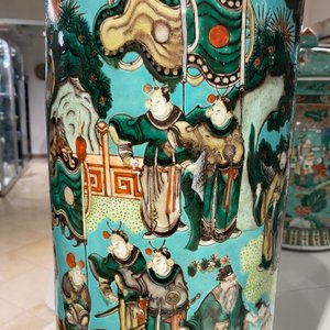 A Chinese cylindrical famille verte turquoise-ground vase, 19th C. — 照片 18