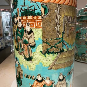 A Chinese cylindrical famille verte turquoise-ground vase, 19th C. — 照片 24