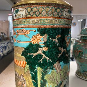 A Chinese cylindrical famille verte turquoise-ground vase, 19th C. — 照片 31