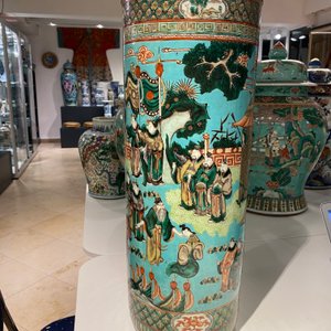 A Chinese cylindrical famille verte turquoise-ground vase, 19th C. — 照片 8