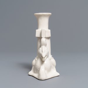 A Chinese Dehua blanc de Chine archaic-style vase, Kangxi — 照片 3