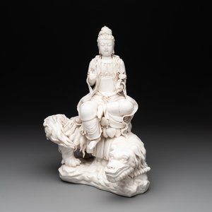 A Chinese Dehua blanc de Chine Bodhisattva seated on a Buddhist lion, 20th C. — photo 1