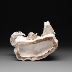 A Chinese Dehua blanc de Chine Bodhisattva seated on a Buddhist lion, 20th C. — photo 7