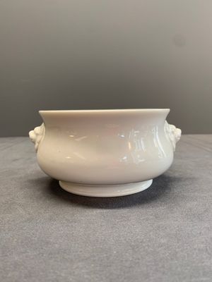 A Chinese Dehua blanc de Chine censer, Xuande mark, 18th C. — photo 1