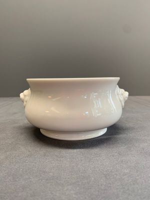 A Chinese Dehua blanc de Chine censer, Xuande mark, 18th C. — photo 3