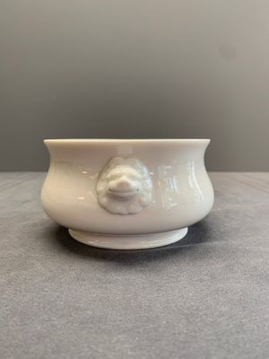 A Chinese Dehua blanc de Chine censer, Xuande mark, 18th C. — photo 4