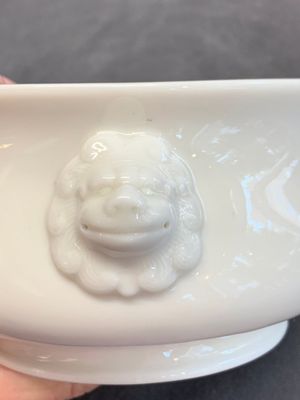 A Chinese Dehua blanc de Chine censer, Xuande mark, 18th C. — photo 6