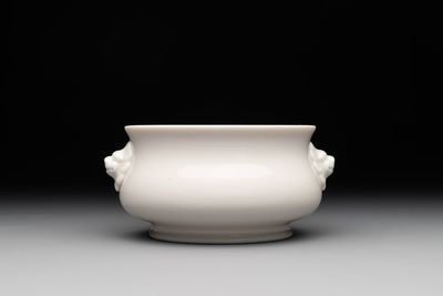 A Chinese Dehua blanc de Chine censer, Xuande mark, 18th C.