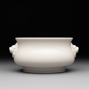 A Chinese Dehua blanc de Chine censer, Xuande mark, 18th C. — photo 1