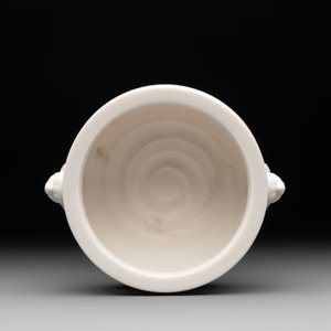 A Chinese Dehua blanc de Chine censer, Xuande mark, 18th C. — photo 5