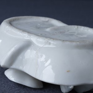 A Chinese Dehua blanc de Chine crab-shaped water dropper, Kangxi — photo 24
