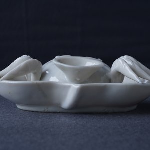 A Chinese Dehua blanc de Chine crab-shaped water dropper, Kangxi — photo 26