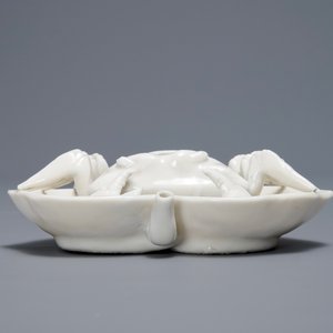 A Chinese Dehua blanc de Chine crab-shaped water dropper, Kangxi — photo 6