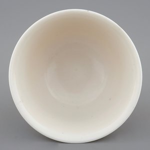 A Chinese Dehua blanc de Chine cup, Kangxi — photo 6