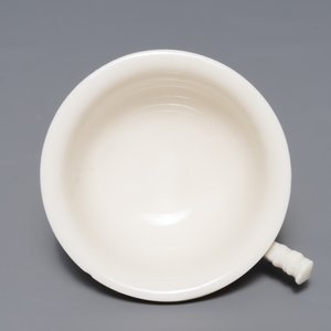 A Chinese Dehua blanc de Chine cup with applied design, Kangxi — 照片 7
