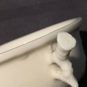A Chinese Dehua blanc de Chine cup with applied design, seal mark, Kangxi — 照片 13