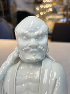 A Chinese Dehua blanc de Chine Damo, Dehua and He Chaozong 何朝宗 marks, 19th C. — foto 7