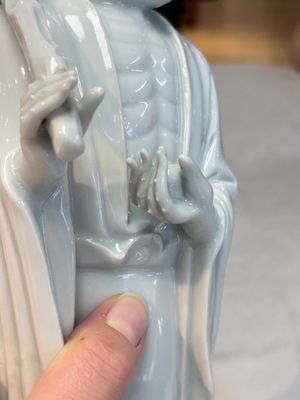 A Chinese Dehua blanc de Chine Damo, Dehua and He Chaozong 何朝宗 marks, 19th C. — foto 10