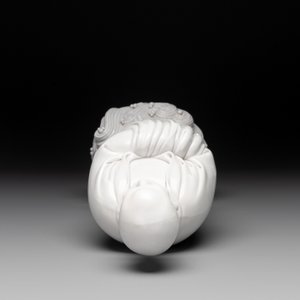 A Chinese Dehua blanc de Chine figure of Dharma, He Chaozong 何朝宗 and Dehua 德化 mark, Republic — photo 6