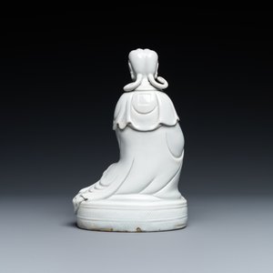 A Chinese Dehua blanc de Chine figure of Guanyin, 19/20th C. — photo 3