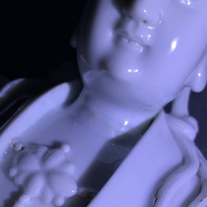 A Chinese Dehua blanc de Chine figure of Guanyin, 19th C. — 照片 12