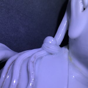 A Chinese Dehua blanc de Chine figure of Guanyin, 19th C. — 照片 13