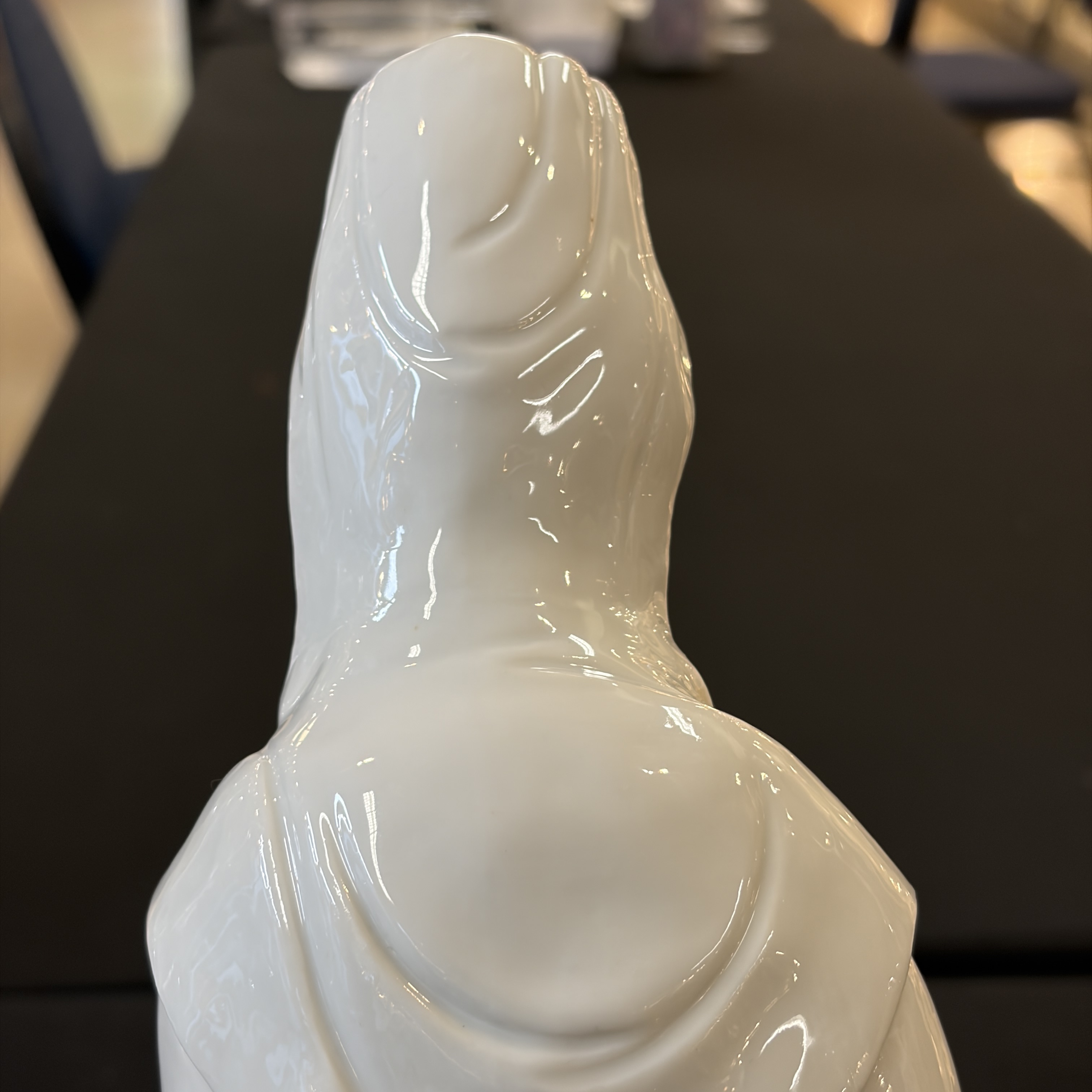  A Chinese Dehua blanc de Chine figure of Guanyin — foto 21