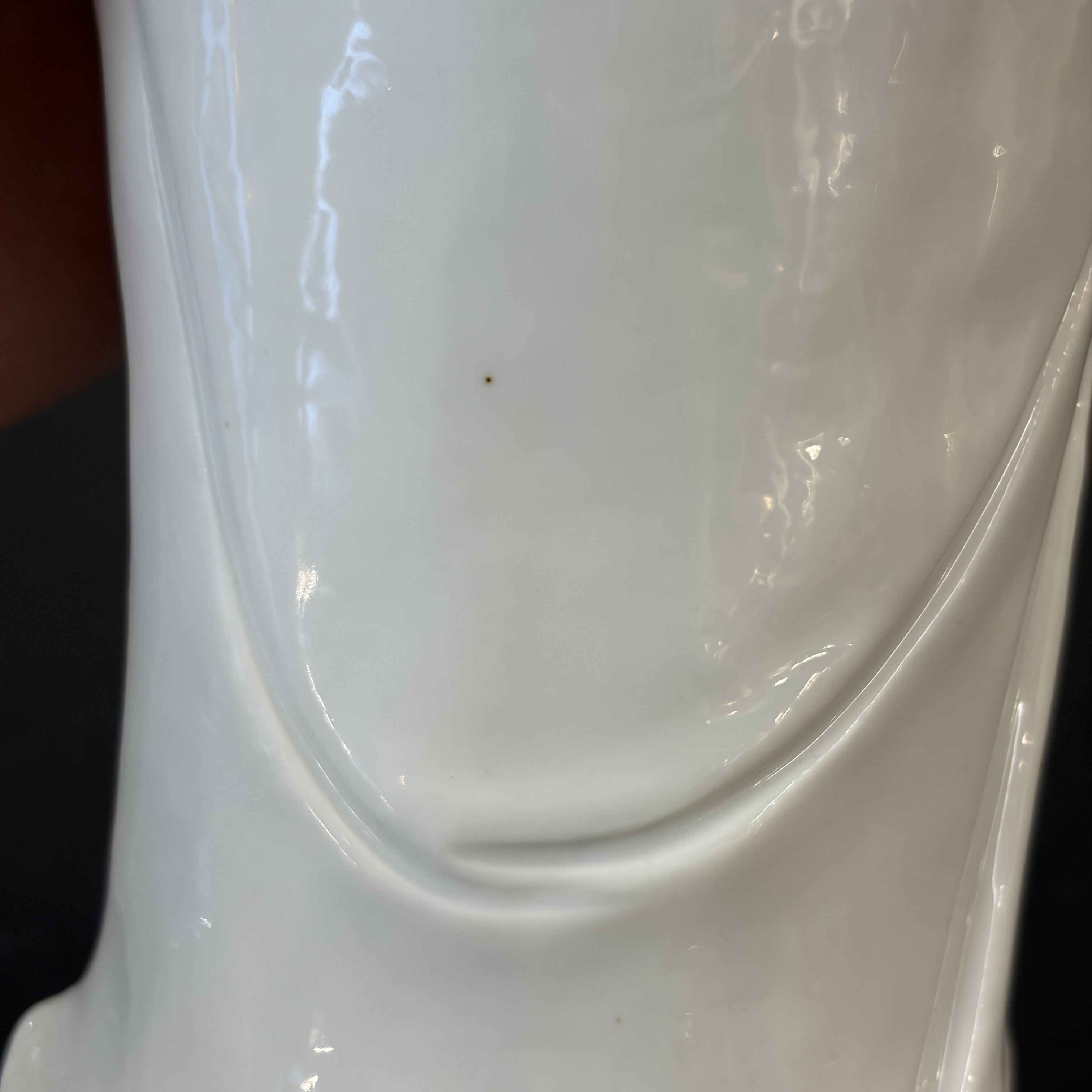  A Chinese Dehua blanc de Chine figure of Guanyin — foto 23