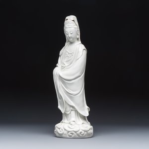  A Chinese Dehua blanc de Chine figure of Guanyin — foto 1