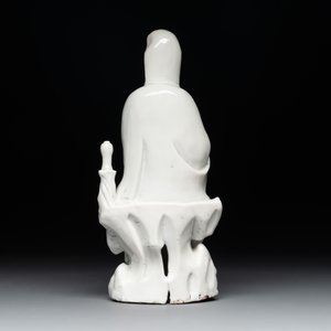 A Chinese Dehua blanc de Chine figure of Guanyin with a boy, Kangxi/Qianlong — photo 3