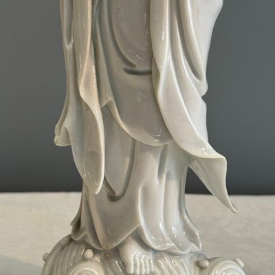A Chinese Dehua blanc de Chine figure of Guanyin — 照片 4
