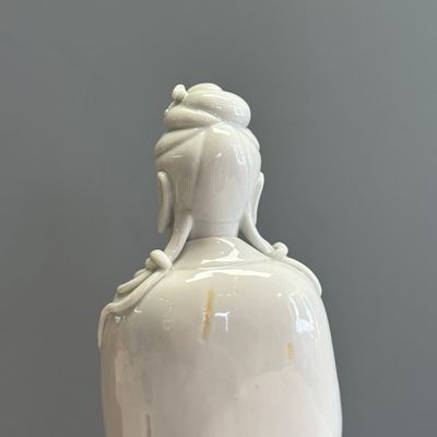 A Chinese Dehua blanc de Chine figure of Guanyin — 照片 12