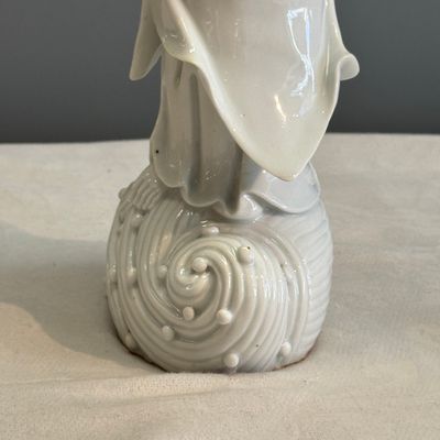 A Chinese Dehua blanc de Chine figure of Guanyin — 照片 20