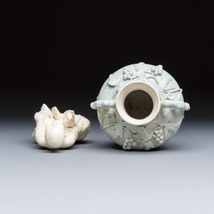 A Chinese Dehua blanc de Chine figure of Luohan and three monochrome wares, one with a wooden stand — photo 6