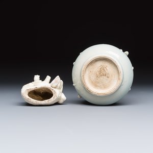 A Chinese Dehua blanc de Chine figure of Luohan and three monochrome wares, one with a wooden stand — photo 7