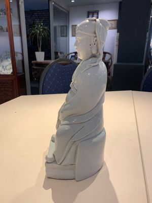 A Chinese Dehua blanc de Chine figure of Wenchang, 20th C. — photo 2