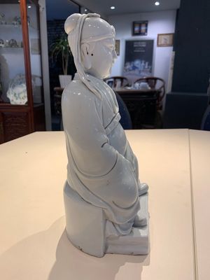 A Chinese Dehua blanc de Chine figure of Wenchang, 20th C. — photo 4