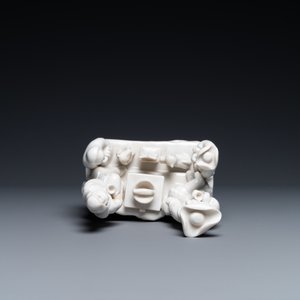 A Chinese Dehua blanc de Chine group of a Dutch family, Kangxi — 照片 7