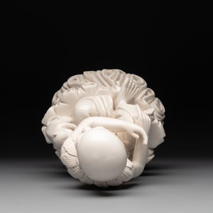A Chinese Dehua blanc de Chine group of a seated Luohan with a monkey, 20th C. — foto 6