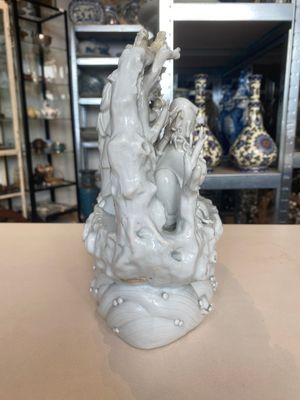 A Chinese Dehua blanc de Chine group of four deities on a boat, Republic — 照片 4