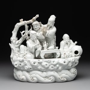 A Chinese Dehua blanc de Chine group of four deities on a boat, Republic — 照片 2