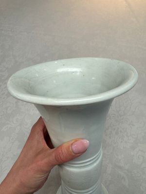 A Chinese Dehua blanc de chine 'Gu' vase, 19th C. — 照片 9