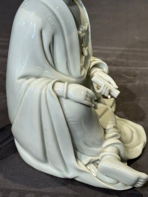A Chinese Dehua blanc de Chine Guanyin, 19th C. — 照片 13